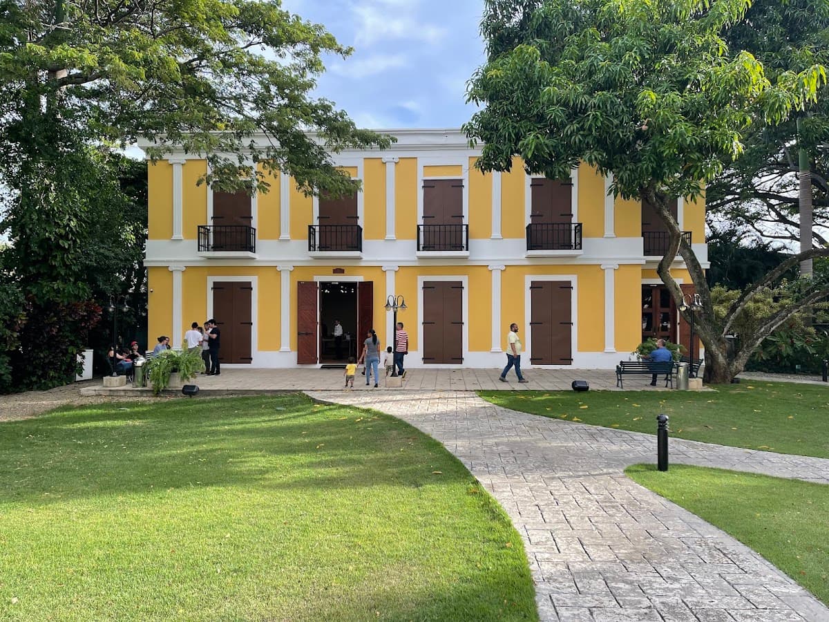Centro León — Av. 27 de Febrero 146