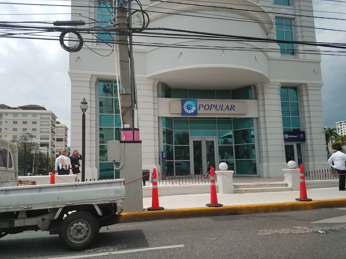 Banco Popular Dominicano — C. Barahona