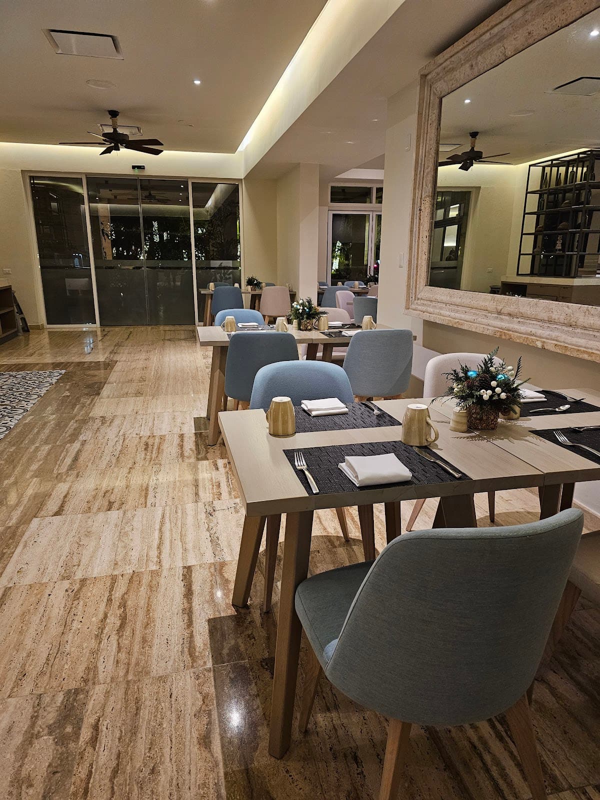 Ananí Restaurant