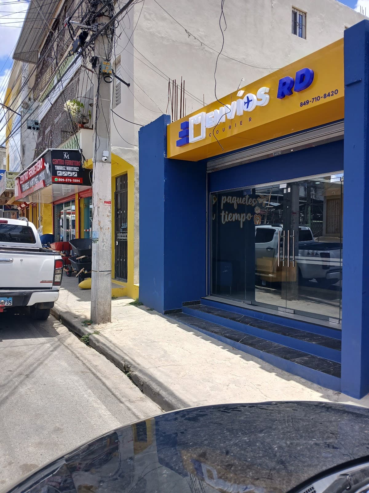 Envíos RD — Al lado del Centro Ferretero Tavarez Martinez