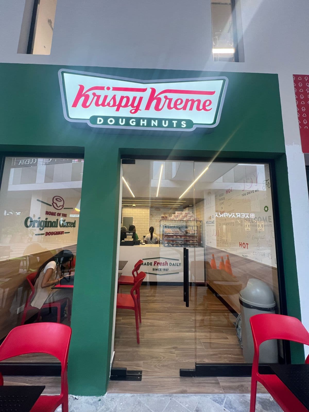 Krispy Kreme — Paseo 27
