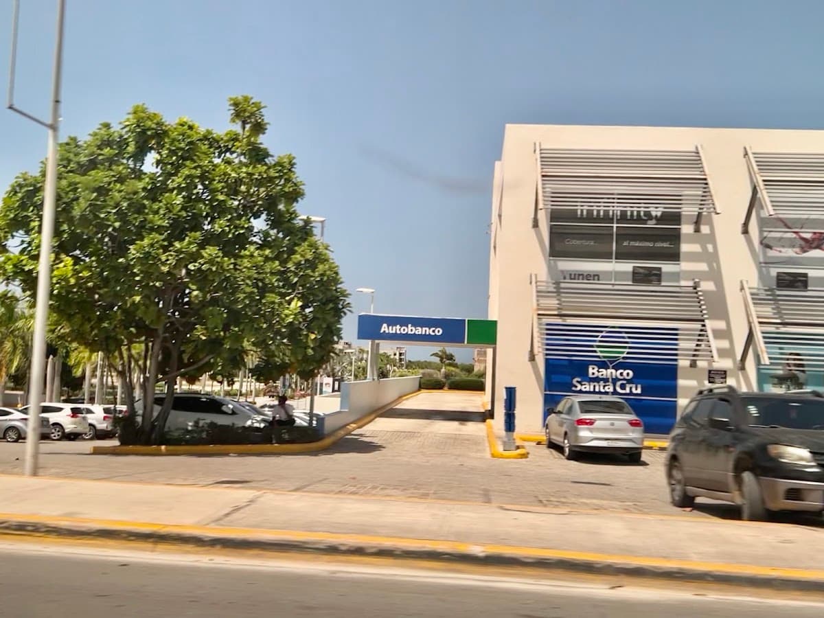 Banco Santa Cruz — Sucursal