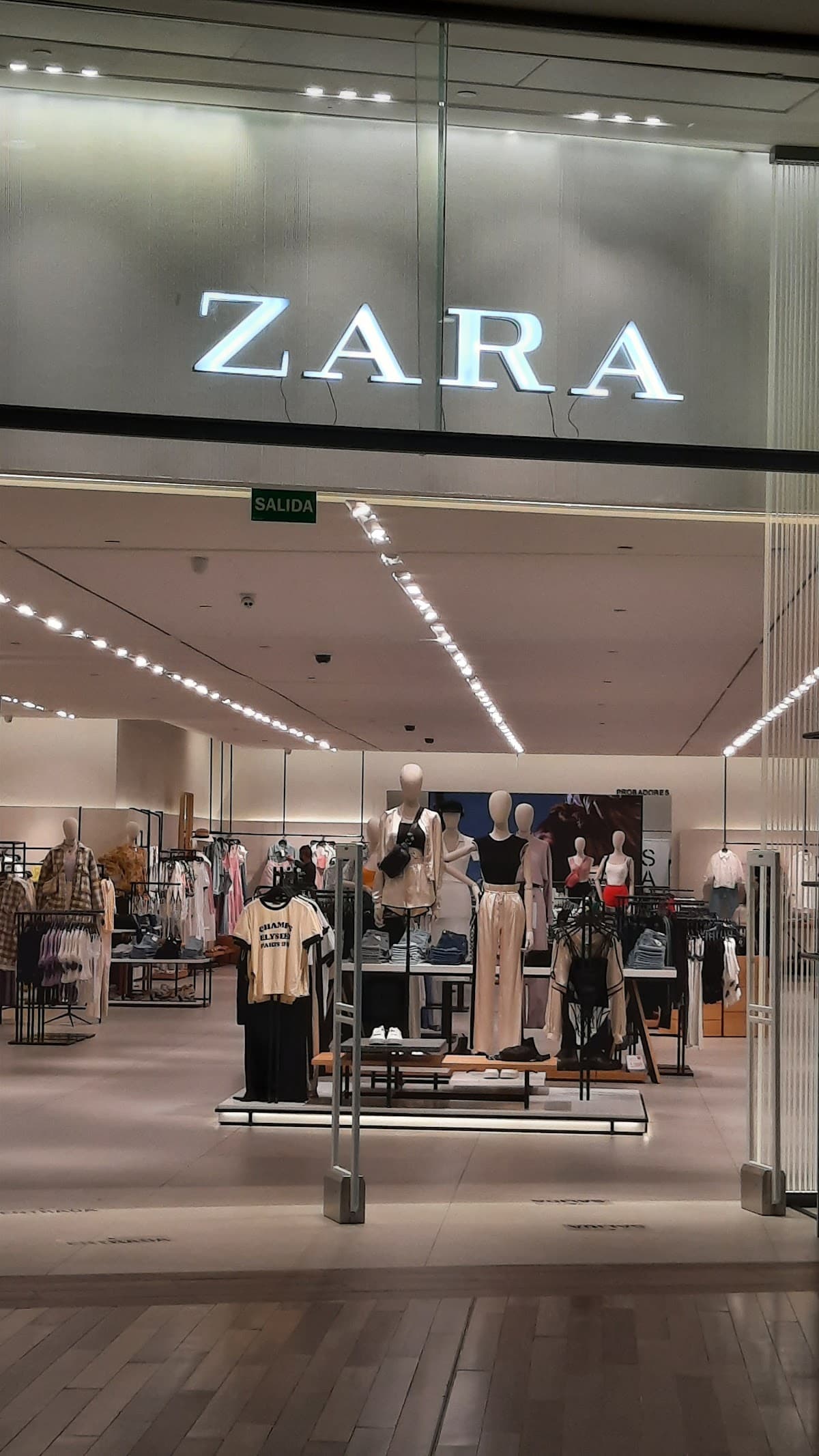 Zara - BlueMall Punta Cana