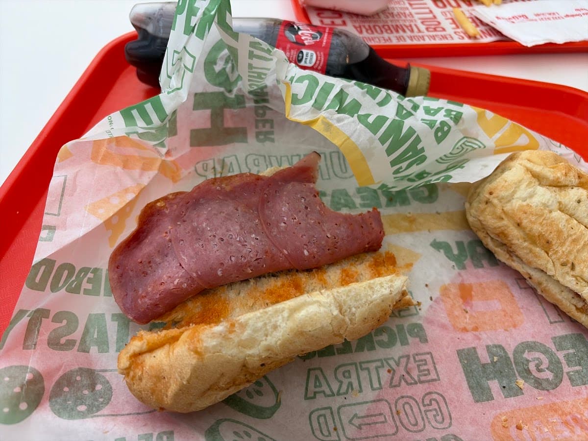 Subway — Av. Abraham Lincoln 958