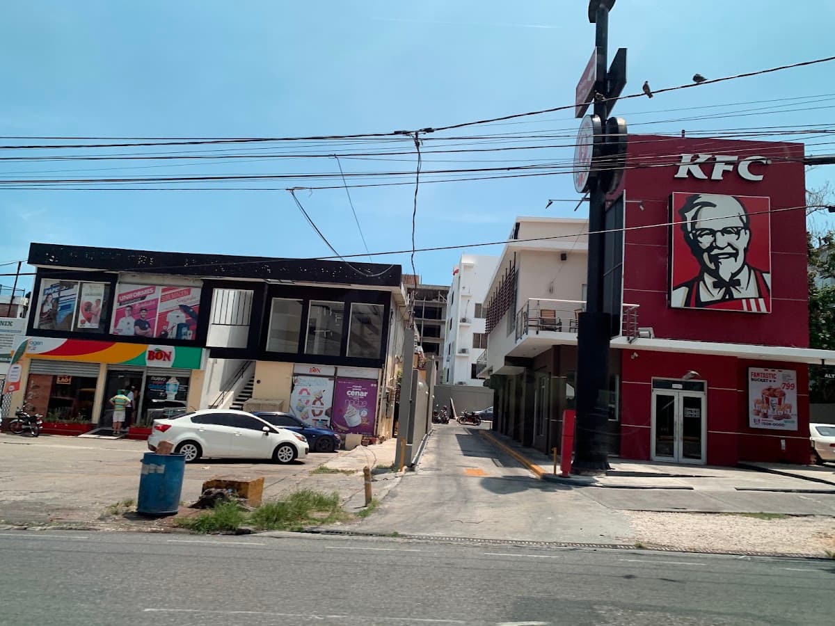KFC — Máximo Gómez
