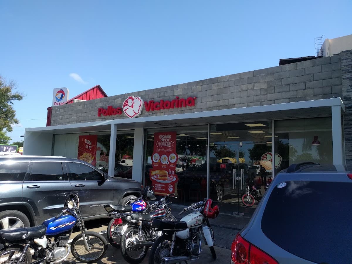 Pollos Victorina — Suc. Total Luperon