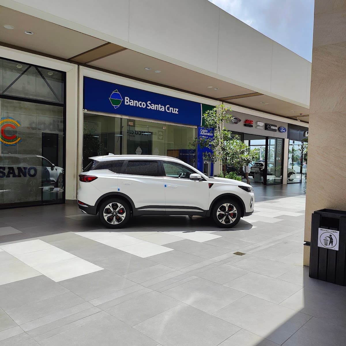 Banco Santa Cruz — Av. Pdte. Jacobo Majluta Azar 11301