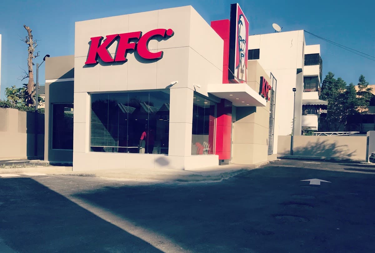 KFC — Próceres.