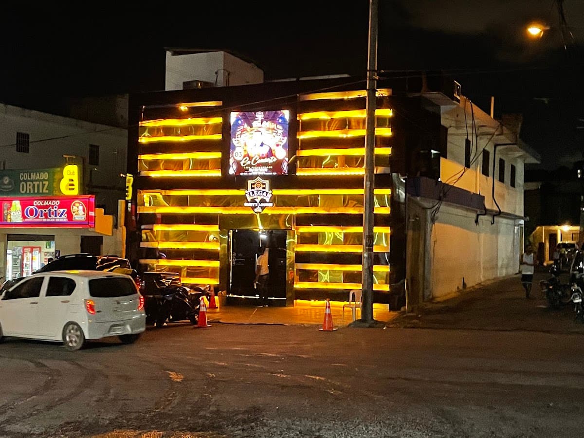 Elegant Bar & Lounge