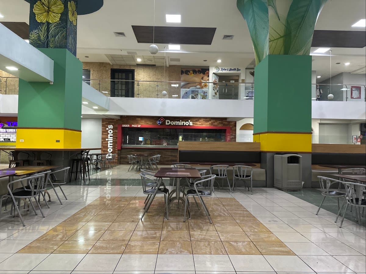 Domino's — Bella Vista Mall