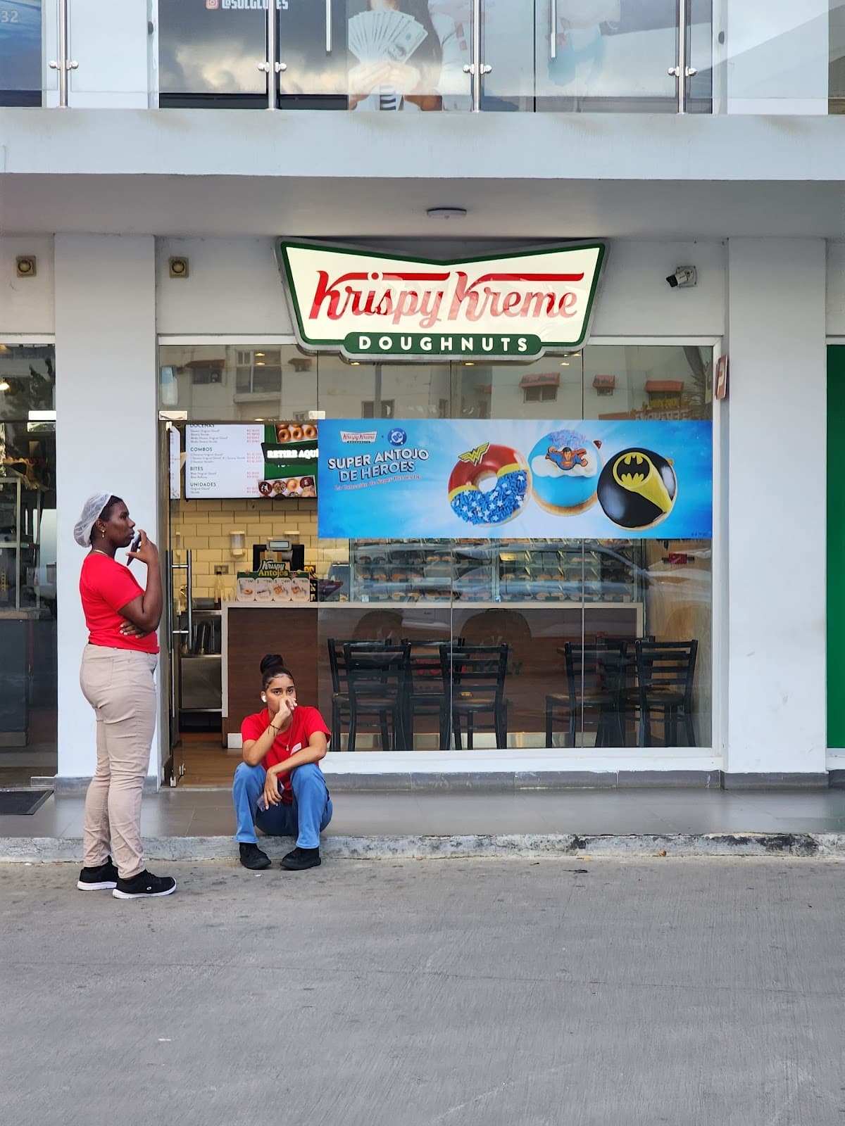 Krispy Kreme — Autop. Cnel Rafael Tomás Fernández Domínguez