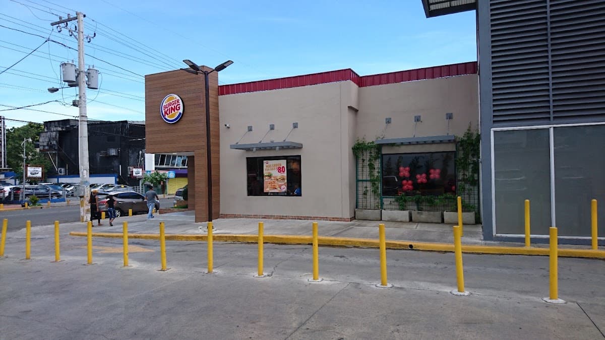 Burger King — • Av. Venezuela
