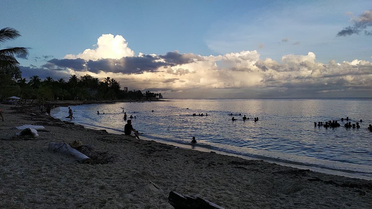 Mesitas playa Juan Dolio