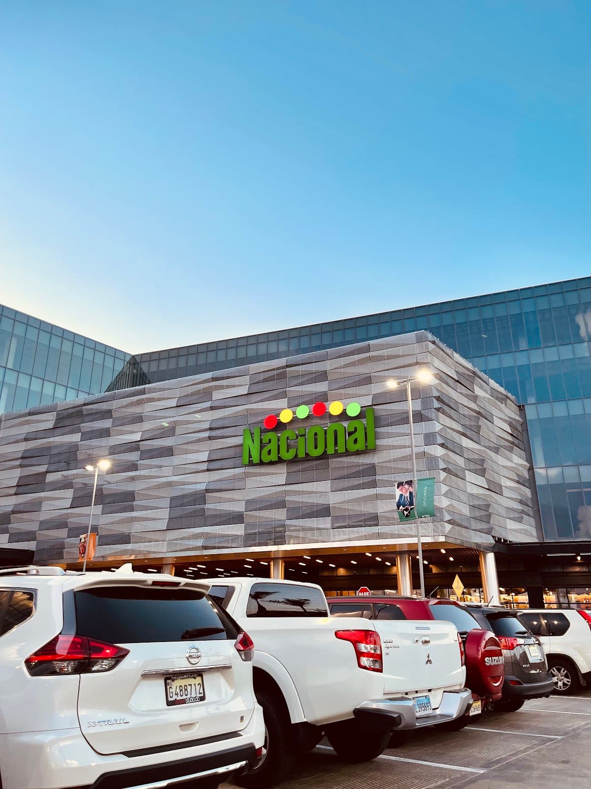Supermercado Nacional Charles Sumner