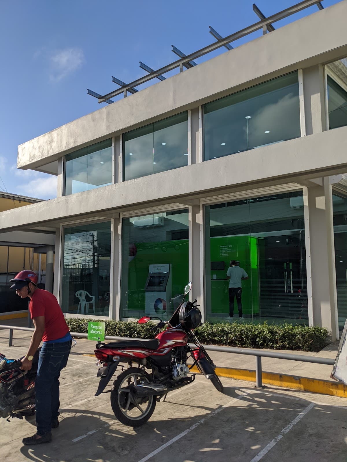 Banco BHD — Av. Circunvalación 10