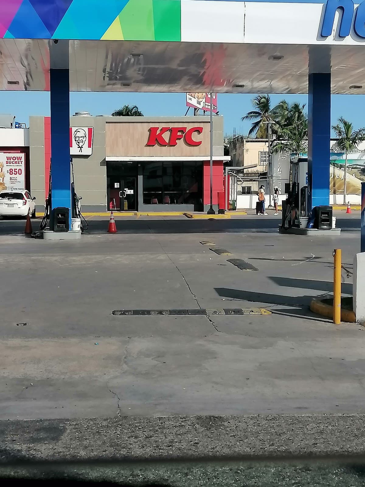 KFC — Estación NEXT