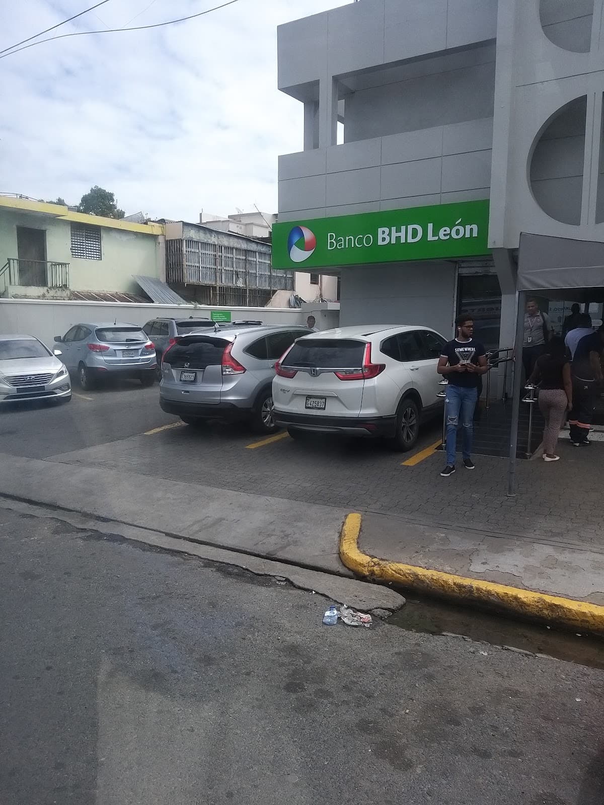 Banco BHD — Av. Sabana Larga