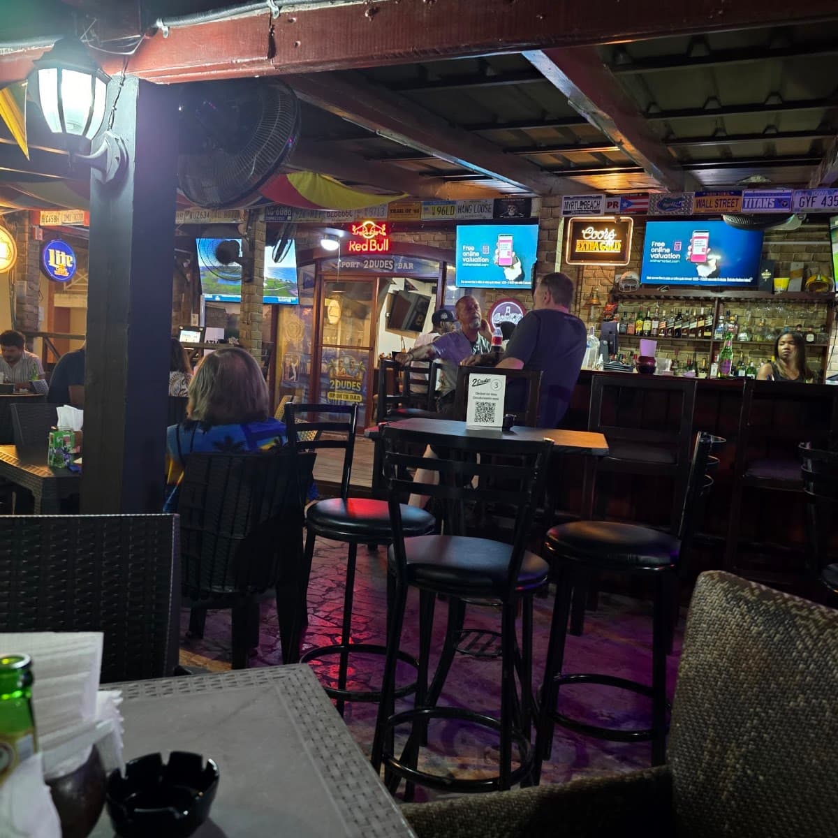 2Dudes Sport Bar