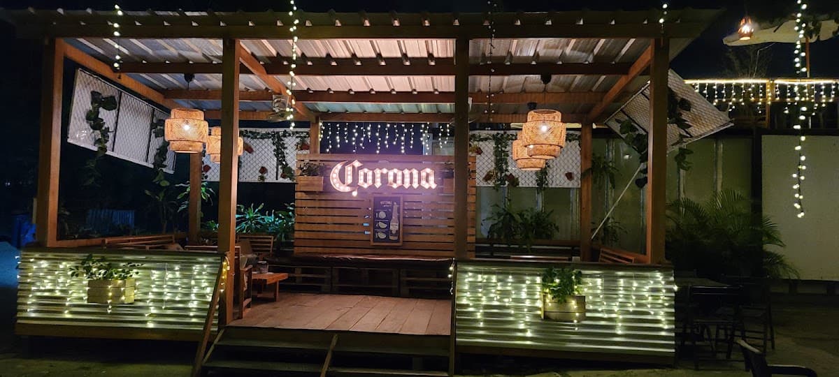 La Terraza Cafe/Bar & Grill