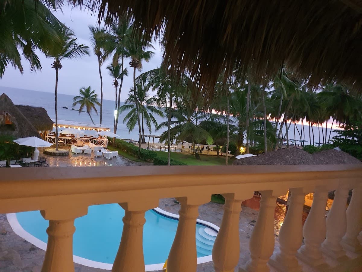 Esmeralda Beach Resort
