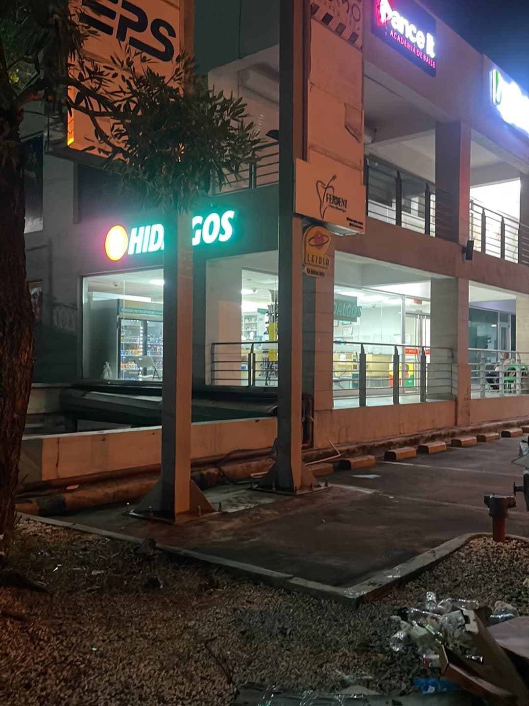 Farmacia Los Hidalgos (3)