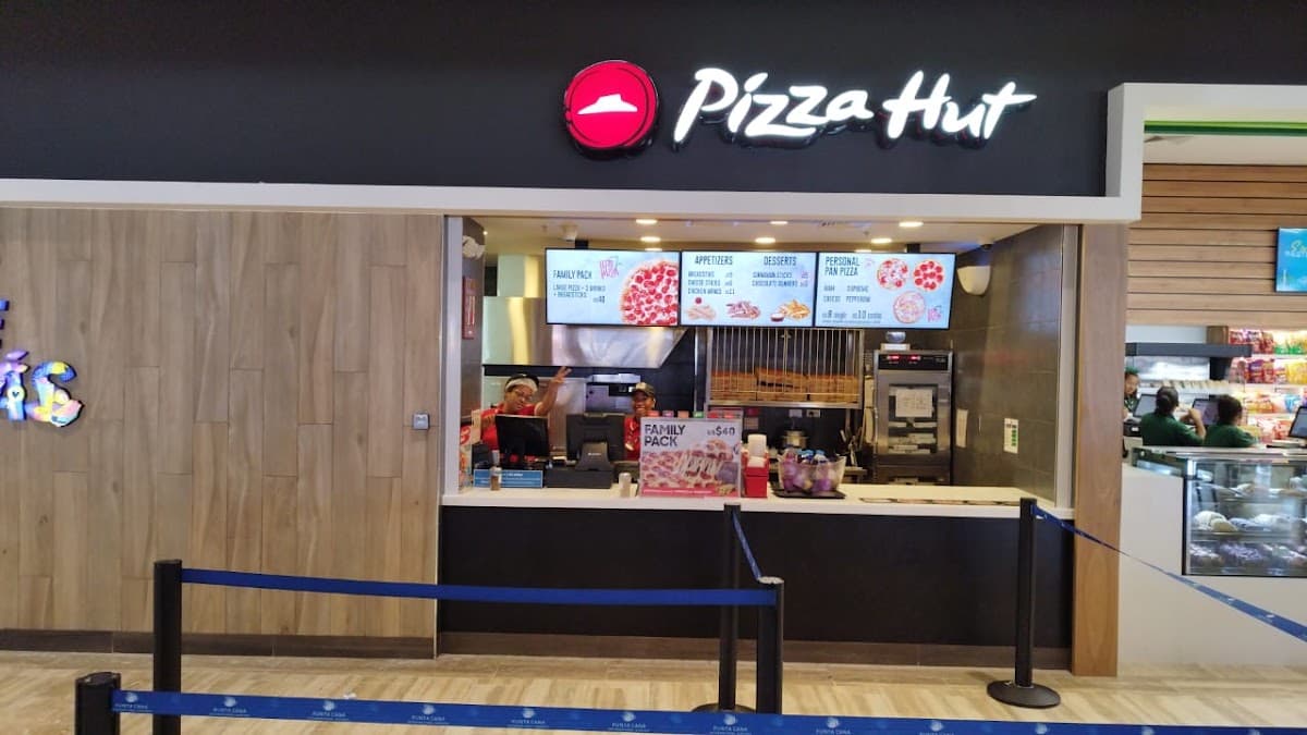 Pizza Hut — Aeropuerto de Punta Cana