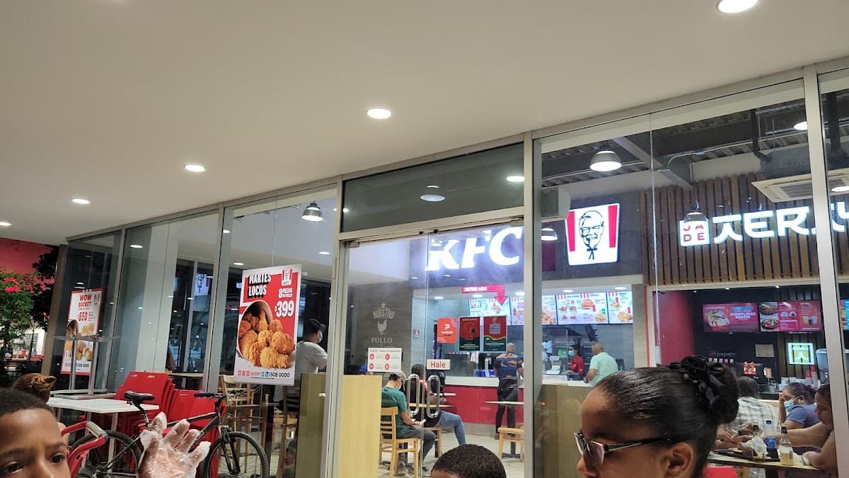 KFC — • Bravo Marginal Las Américas