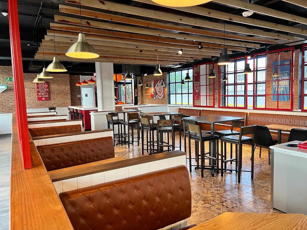 Wendy's — Autop. de San Isidro