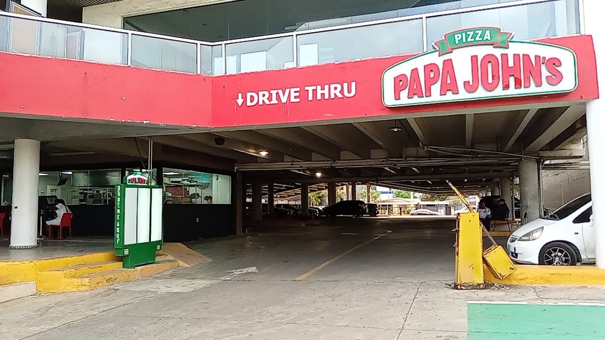 Papa John's — Debajo De Palacio Del Cine