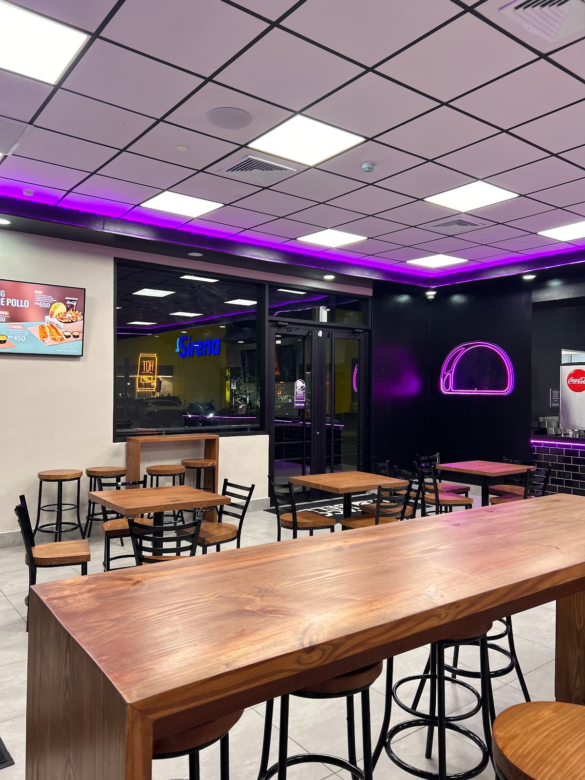 Taco Bell — Av. Gregorio Luperón 89