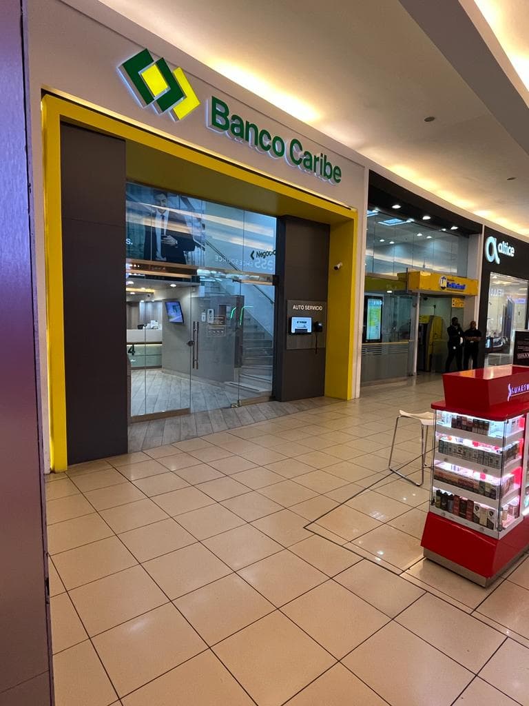 Banco Caribe — 10129 Plaza