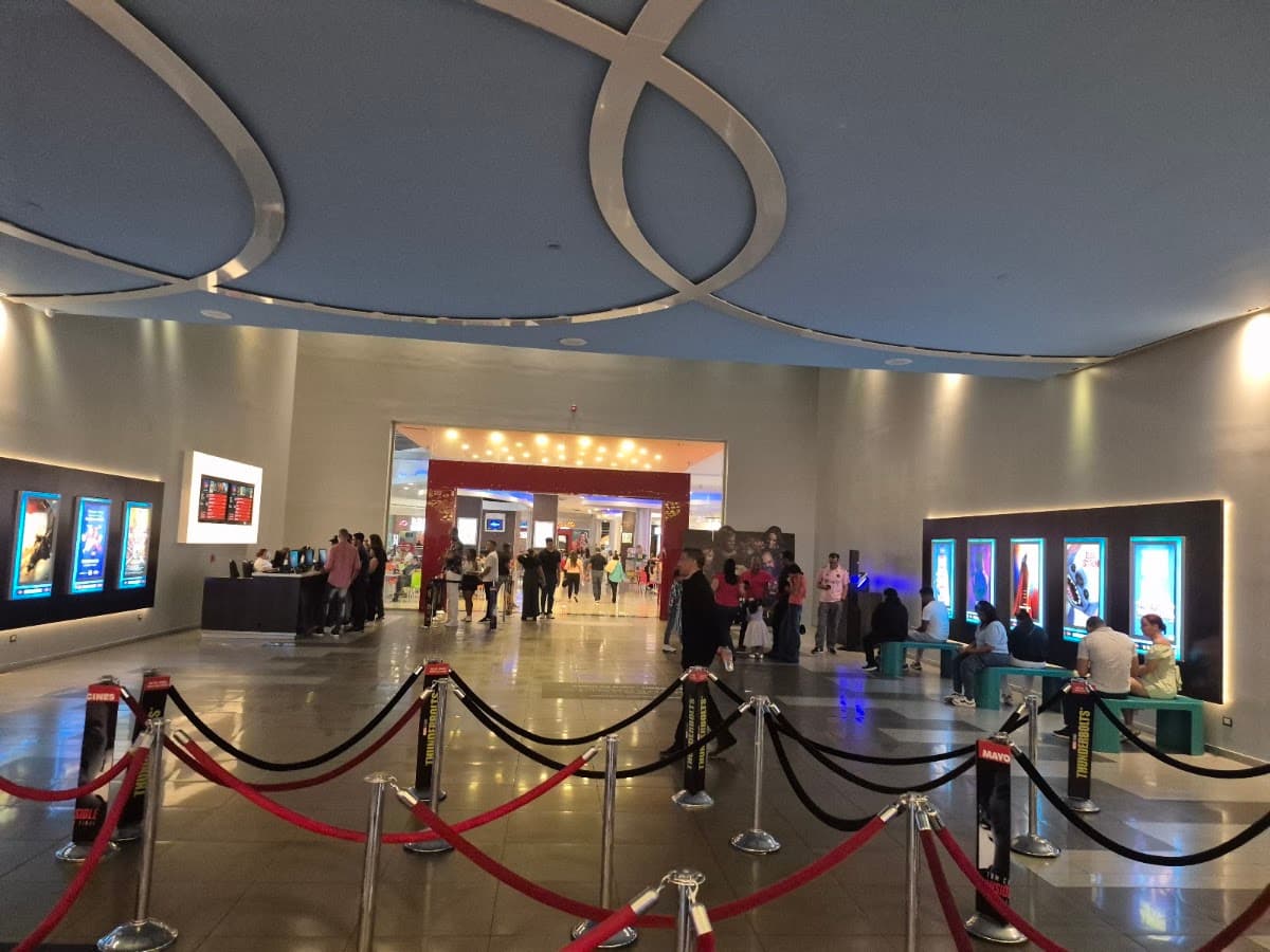 Caribbean Cinemas Galería 360