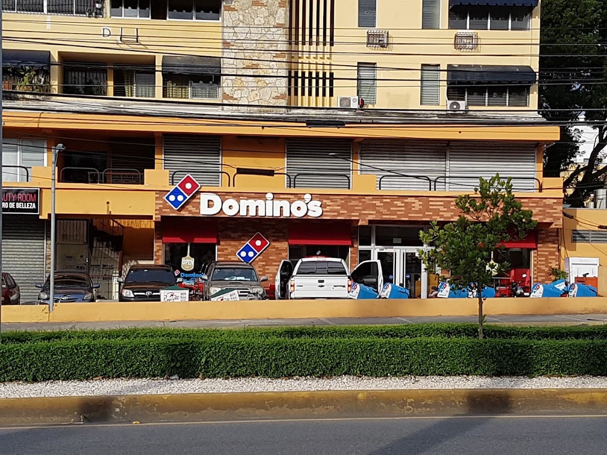 Domino's Pizza • Plaza Saint Michell