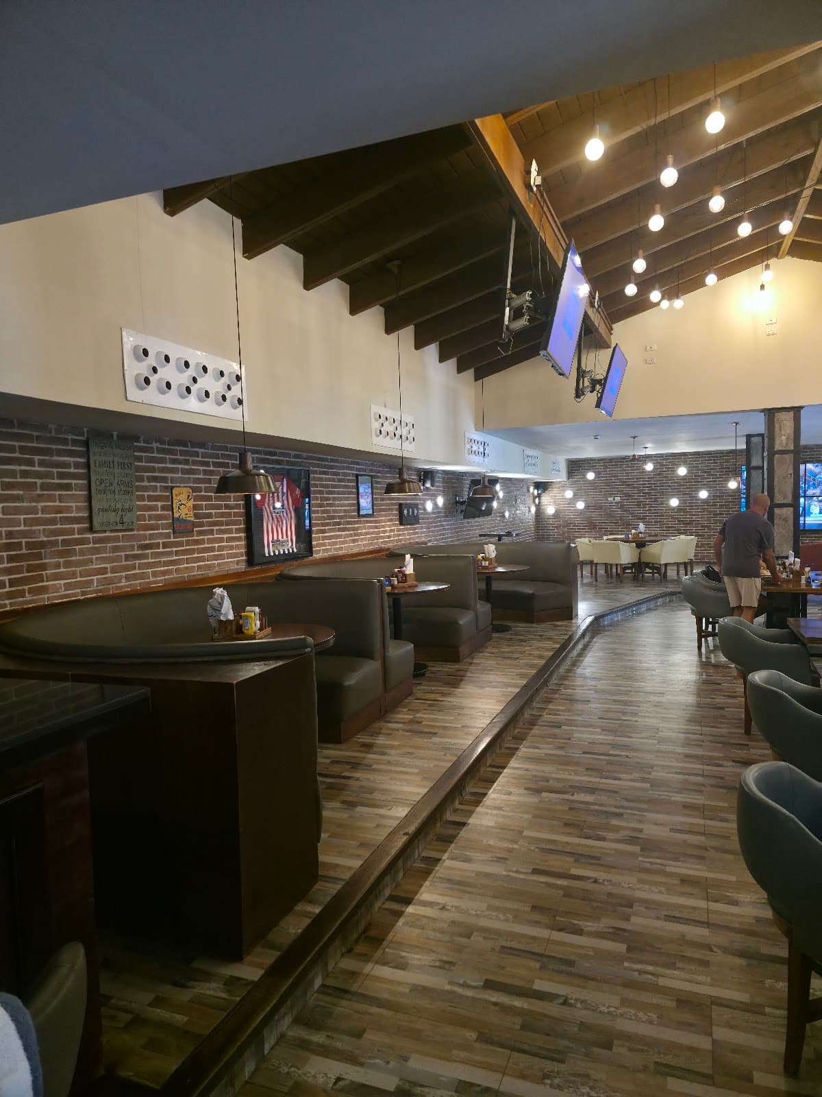 Sports Bar - Xtra Time