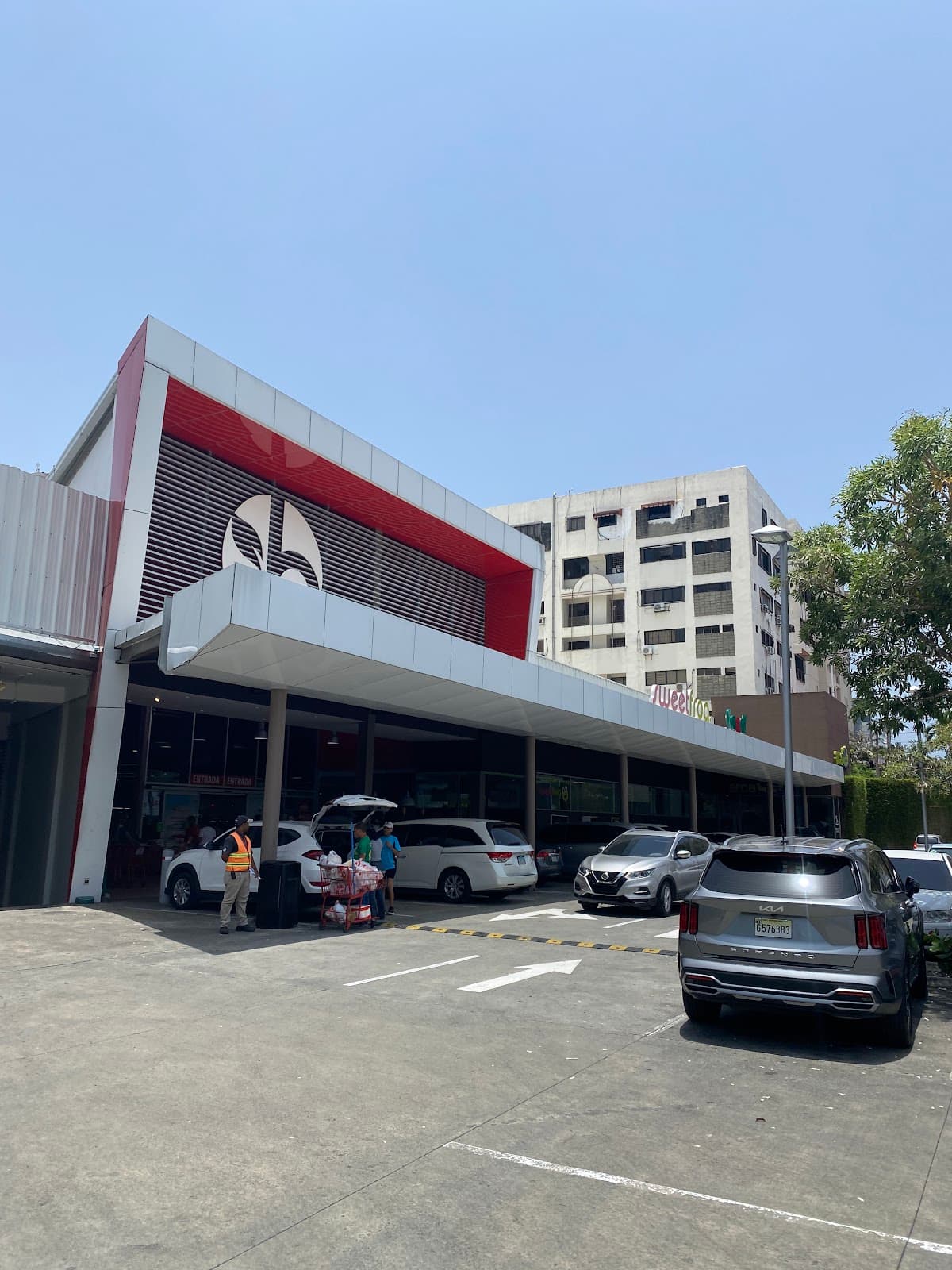 Supermercados Bravo — C. Clarín