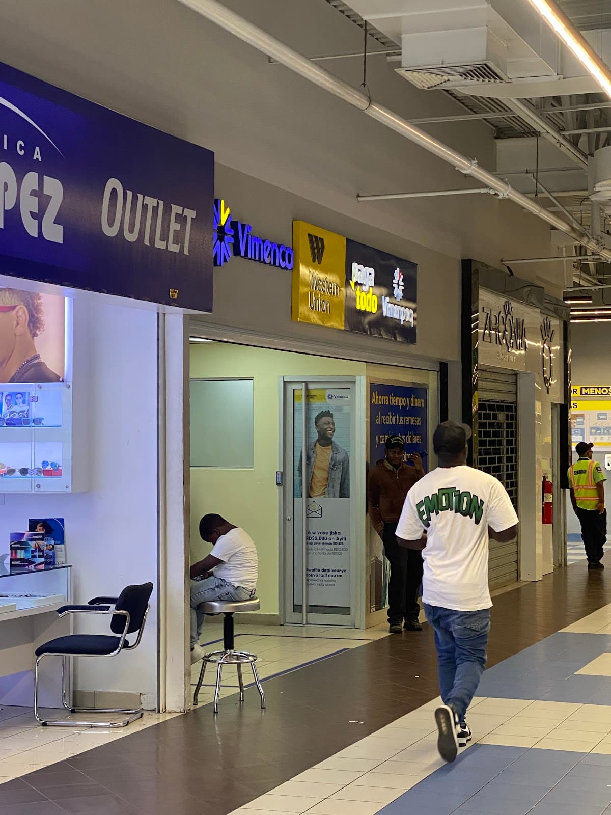 Western Union — Multicentro Sirena — Av. Venezuela 100