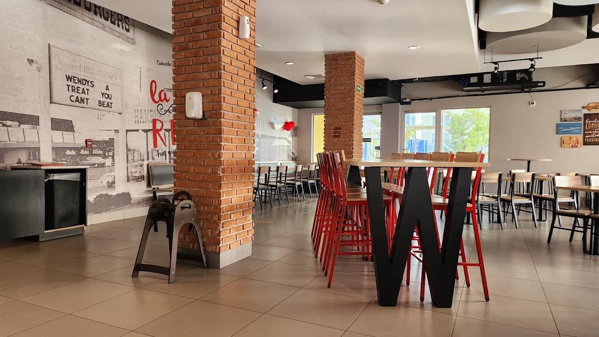 Wendy's — C. Juan Sánchez Ramírez 32