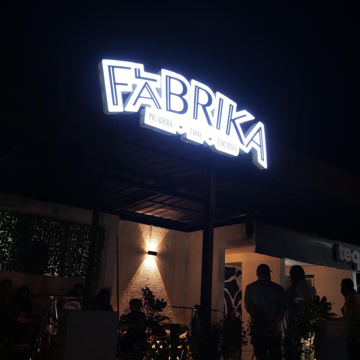 La Fabrika | Picadera, Tapas, Cocteles