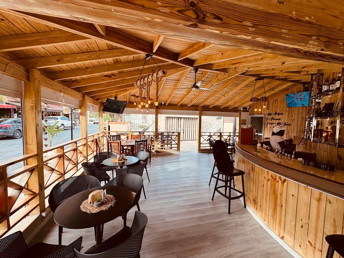 Quisqueya Beach Bar & Restaurant