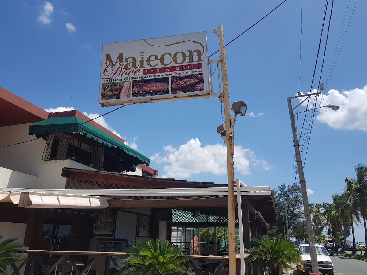 Malecón Doce Bar & Grill