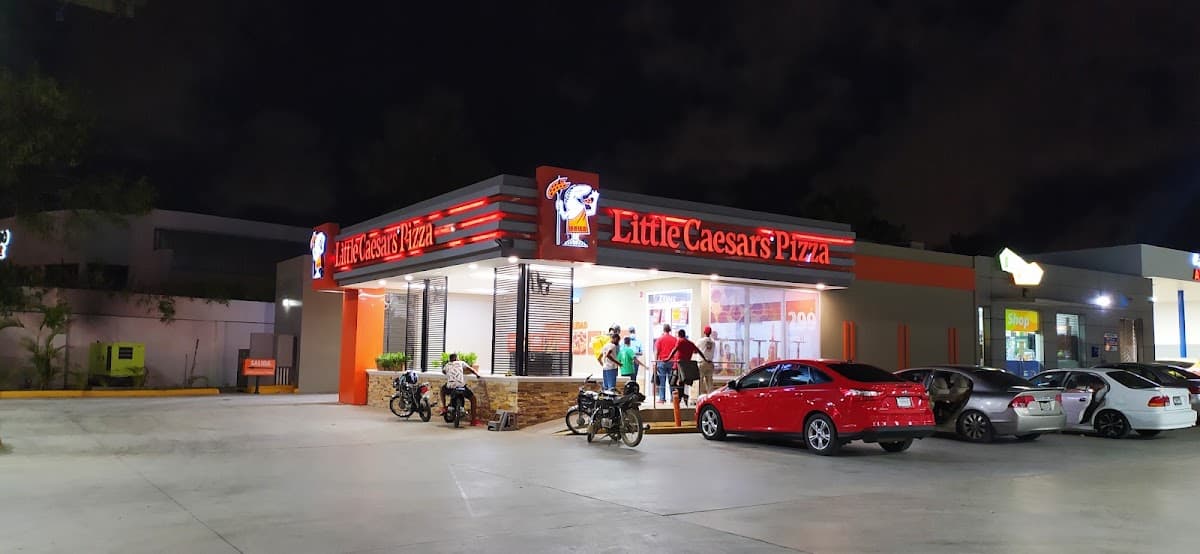 Little Ceasars Pizza - La Monumental