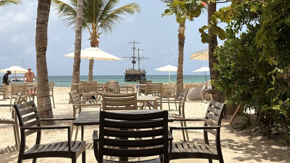 Huracan Beach Club