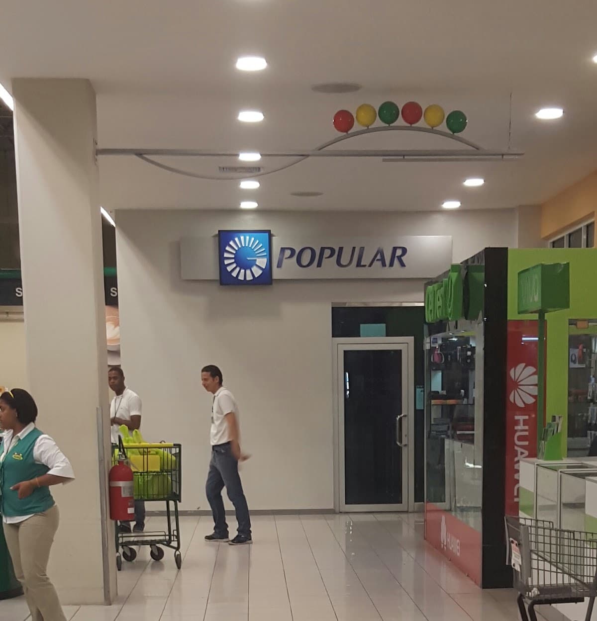 Banco Popular Dominicano — Supermercados Nacional Independencia