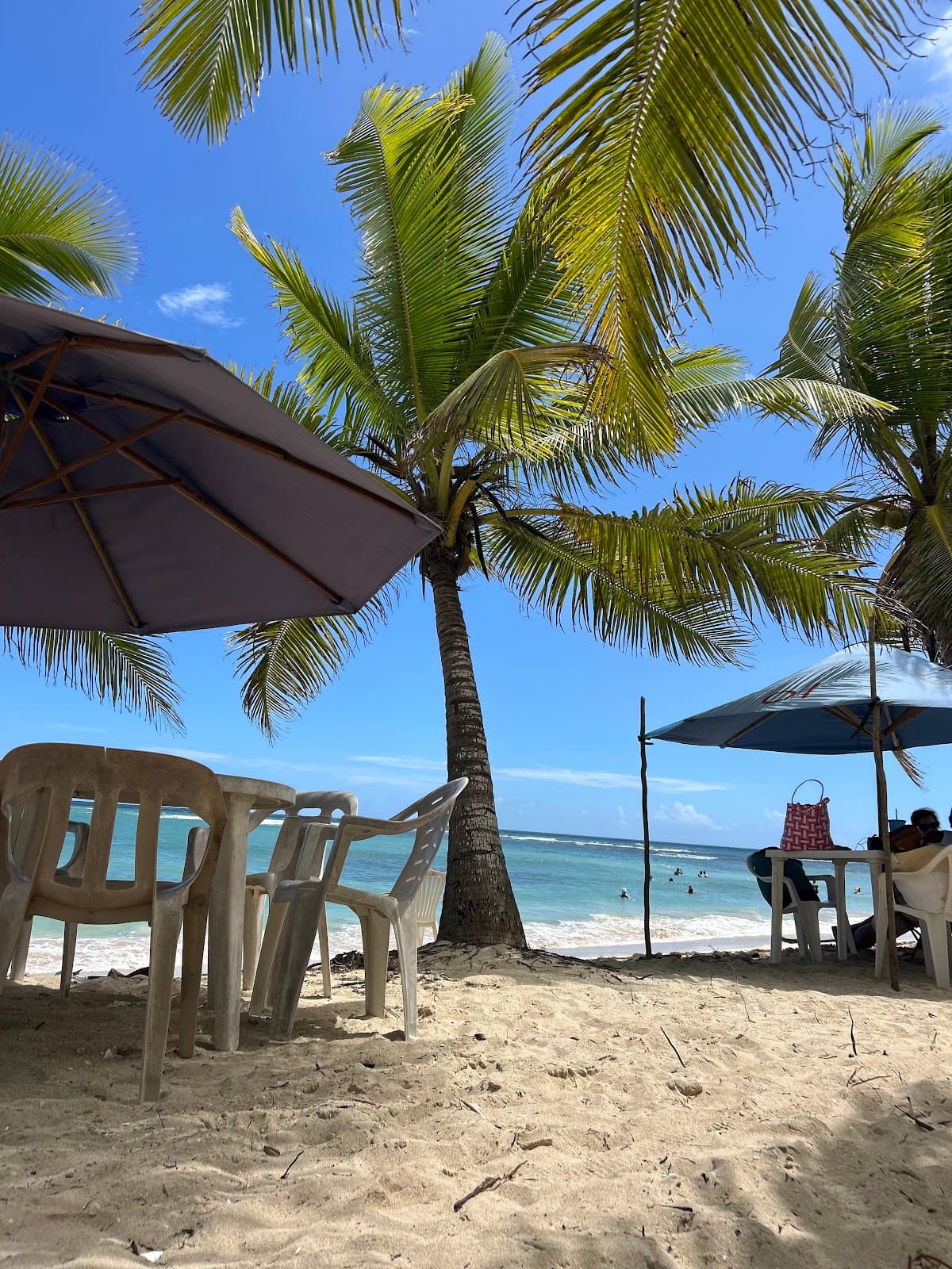 Mesitas playa Juan Dolio