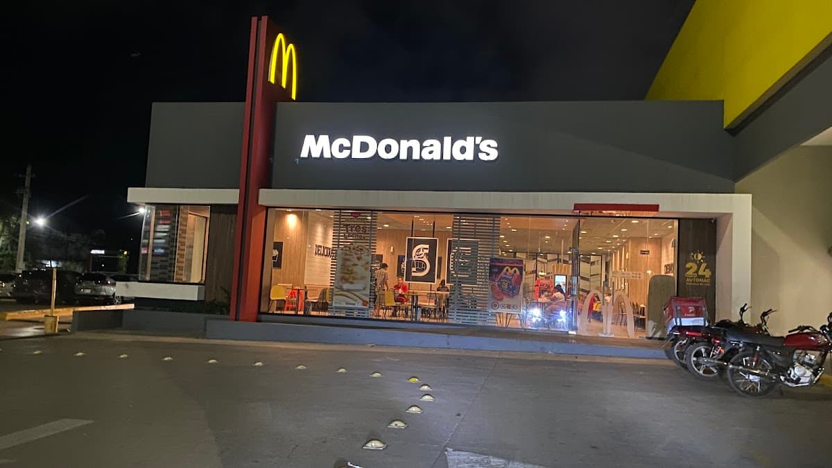 McDonald's — Luperón