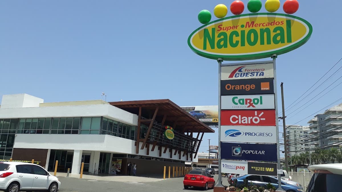 Supermercados Nacional — Av. Núñez de Cáceres Esq. Guarocuya