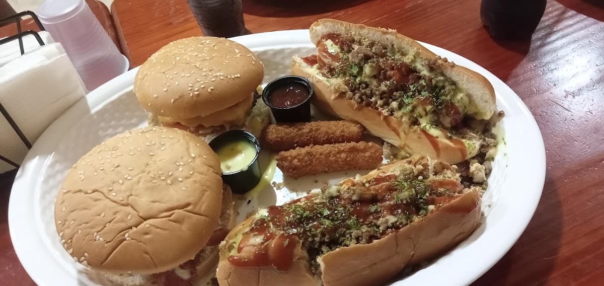 César Burgers ( los prado)