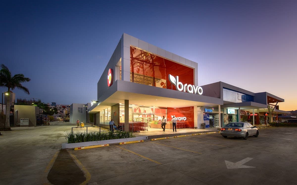 Supermercados Bravo — Av. Independencia Km. 9 1/2