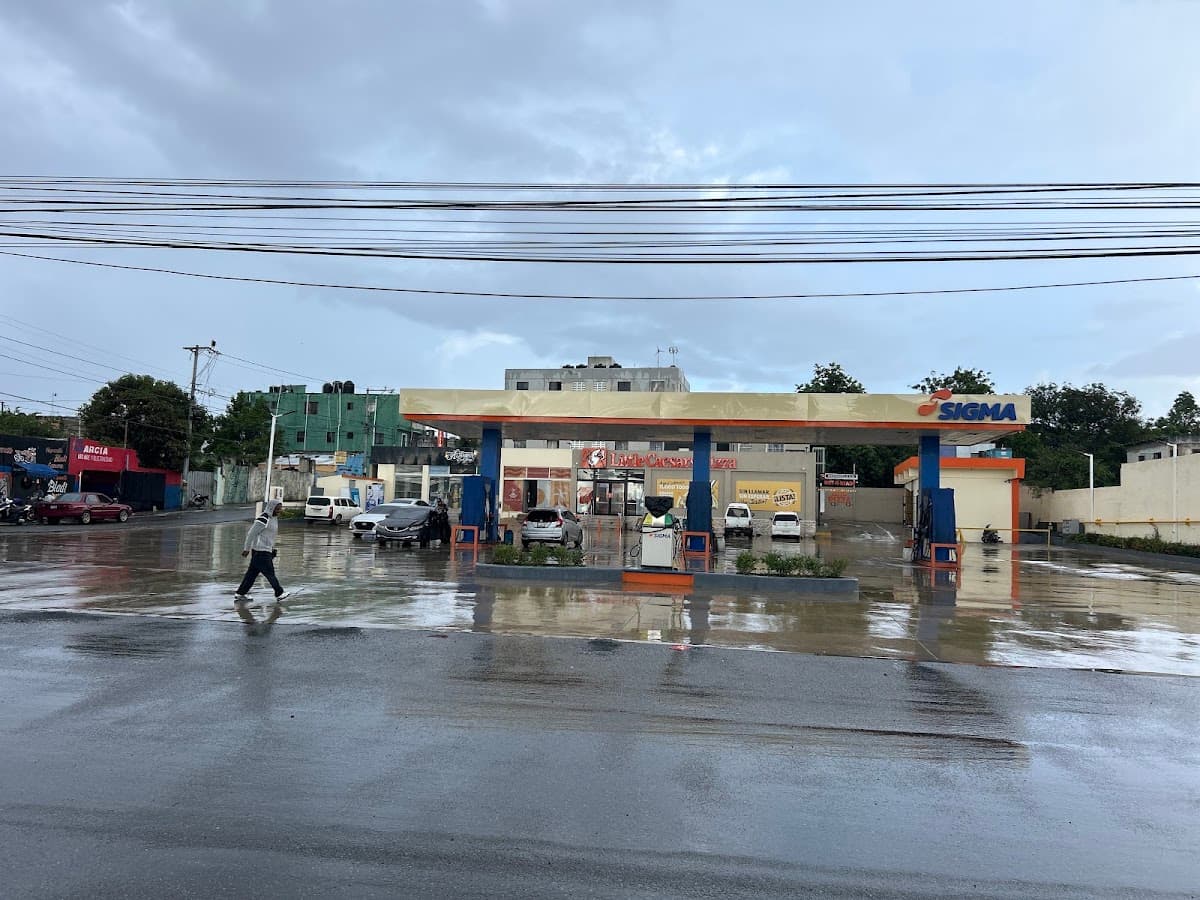 Little Caesars — Pizza - Los Frailes