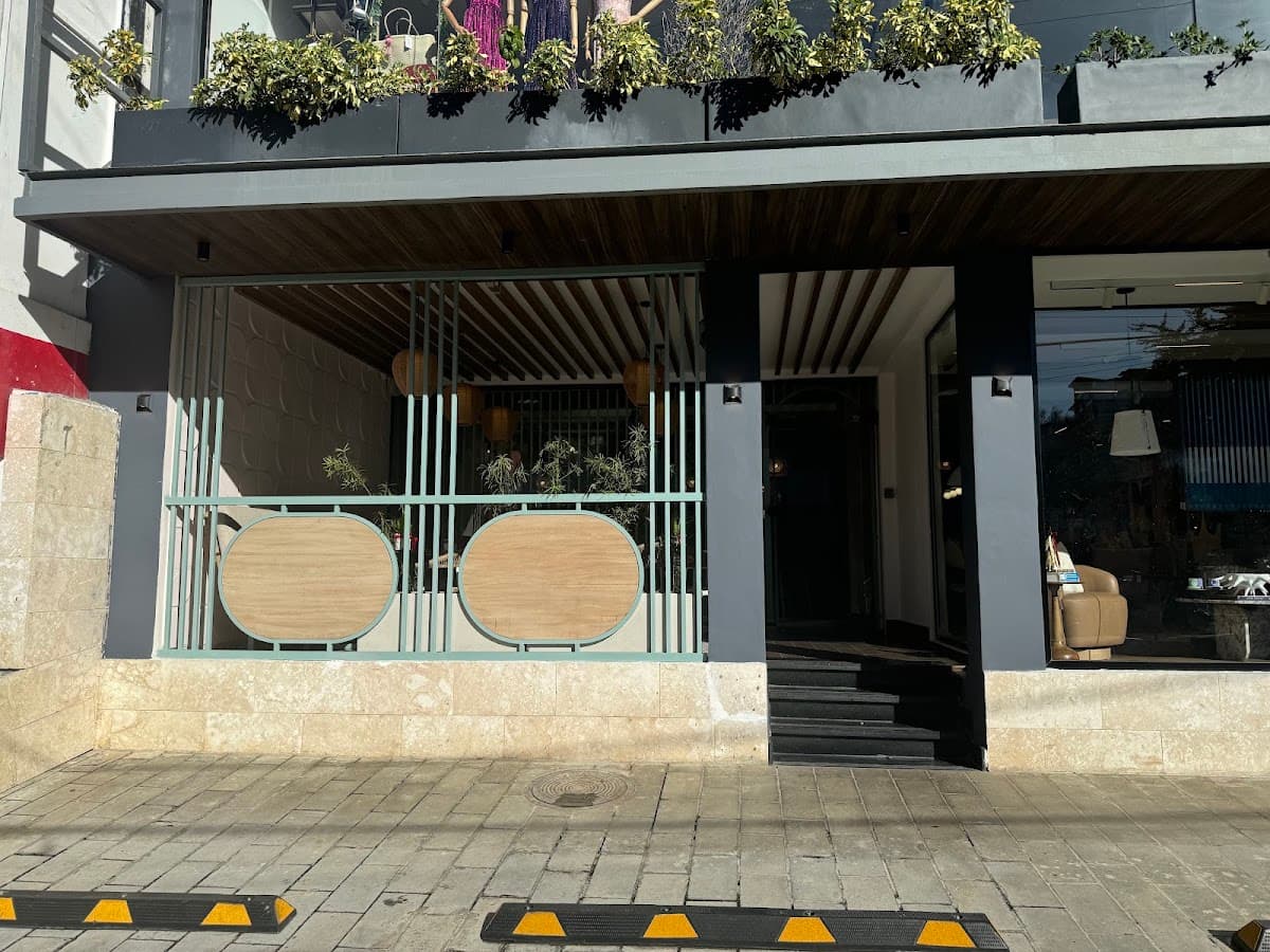 Cala Café & Healthy Eats